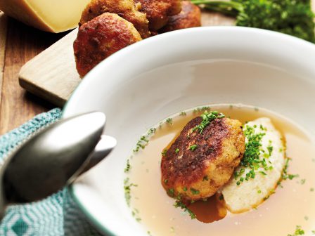 Rezeptbild einer Kaspressknödel-Suppe