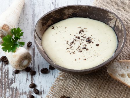 Rezeptbild Pastinaken-Cremesuppe mit Buttermilch aus dem Gmundner Milch Kochbuch